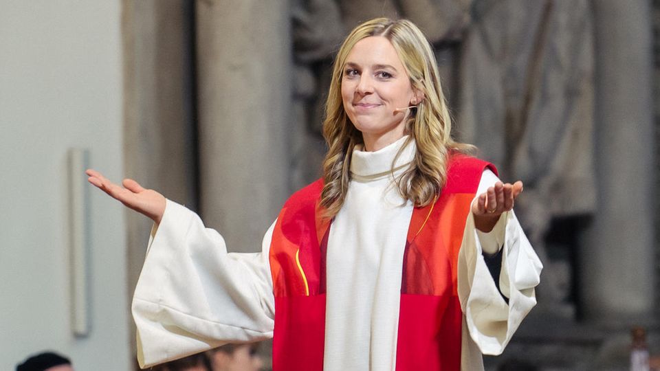 Die evangelische Pfarrerin Corinna Zisselsberger der Marienkirche Berlin