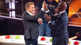 Dieter Bohlen klatscht Co-Jurymitglied Bruce Darnell beim "Supertalent" Finale 2019 ab