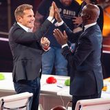 Dieter Bohlen klatscht Co-Jurymitglied Bruce Darnell beim "Supertalent" Finale 2019 ab