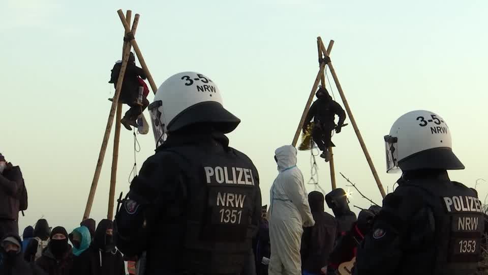 Video: Lützerath: Angespannte Lage vor geplanter Räumung Video: Lützerath: Angespannte Lage vor geplanter Räumung