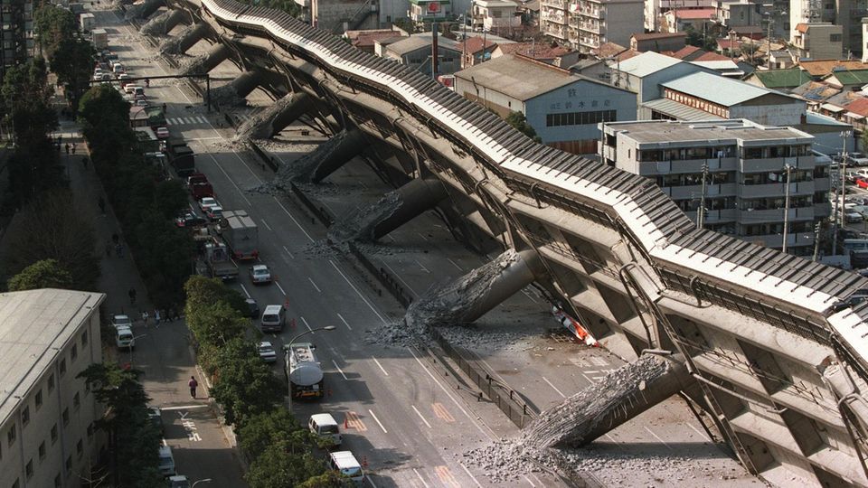 Kobe Erdbeben Hanshin-Autobahn Die Hanshin-Autobahn kollabierte auf einer Länge von 500 Metern