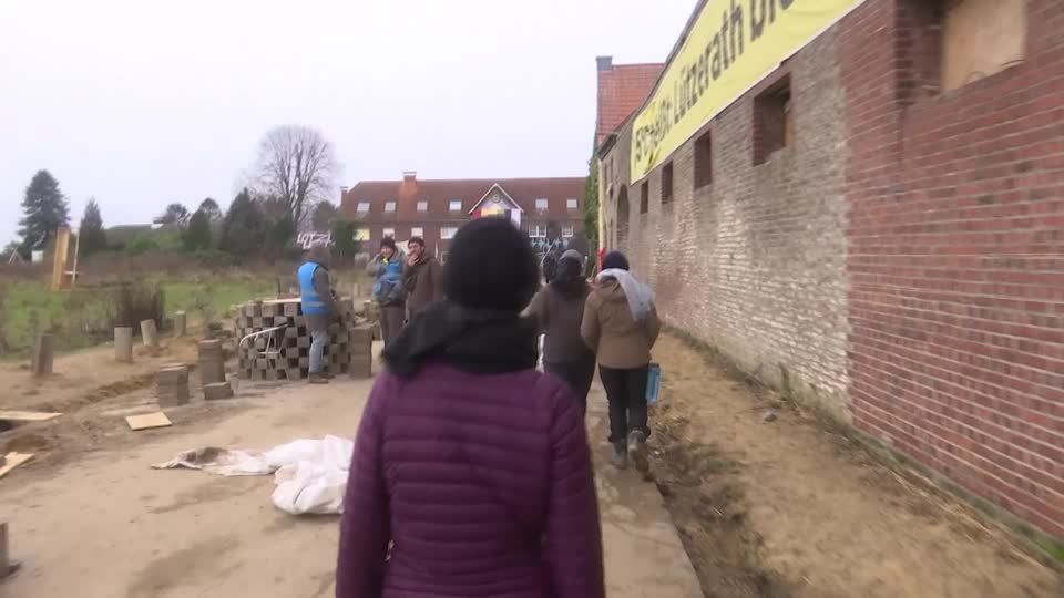 Video: Unterwegs mit einer Aktivistin in Lützerath Video: Unterwegs mit einer Aktivistin in Lützerath
