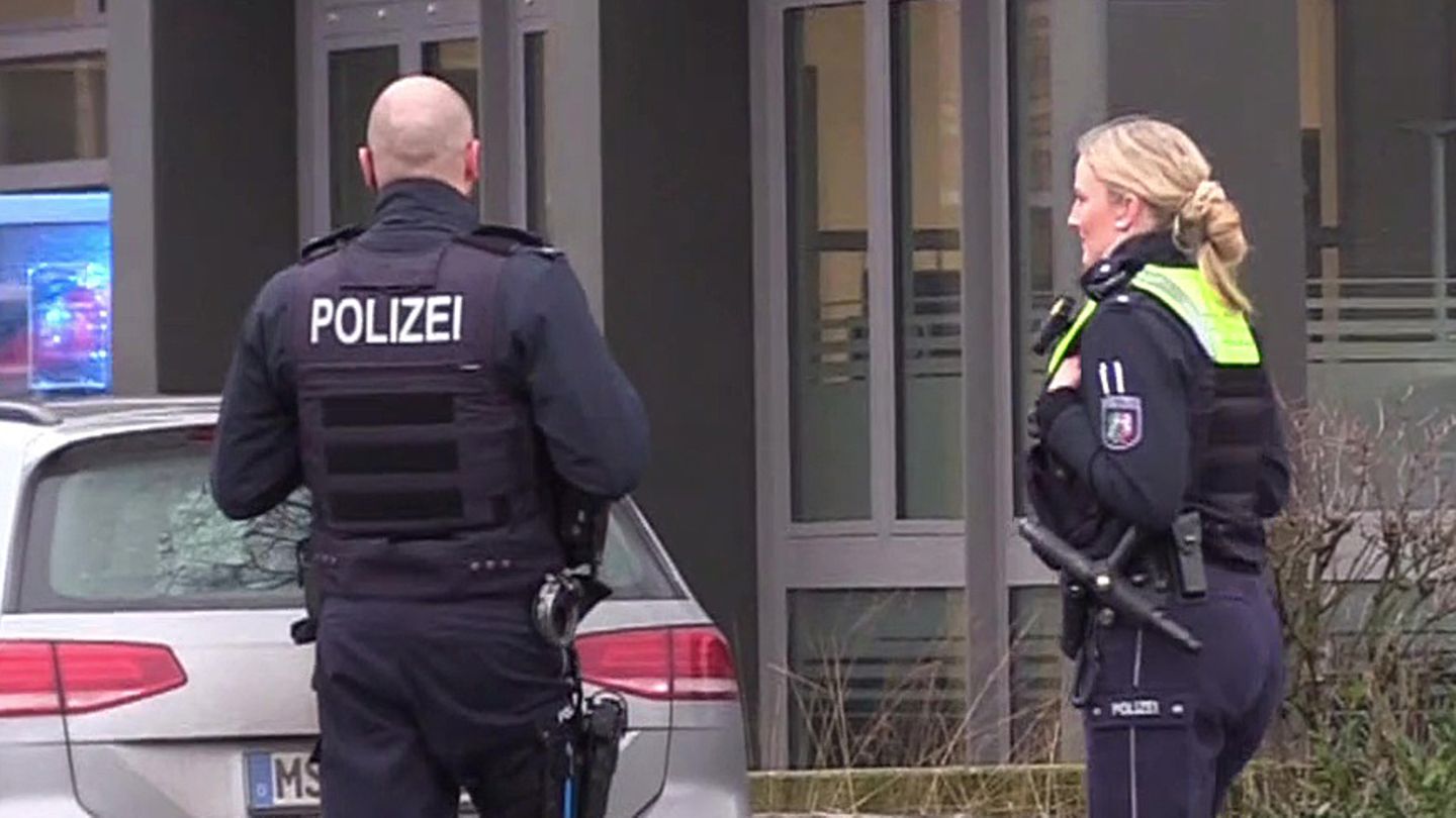Gewalttat: Schüler soll Lehrerin in Berufsschule umgebracht haben