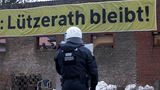 Am frühen Mittwochmorgen beginnen Polizisten das Klima-Protestcamp in Lützerath zu räumen