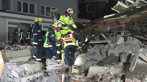 Explosion zerstört Mehrfamilienhaus in Bochum – eine Tote