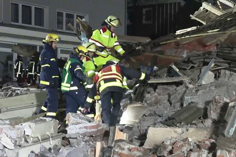 Explosion zerstört Mehrfamilienhaus in Bochum – eine Tote