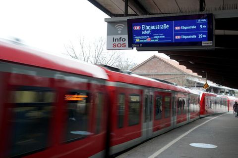 Auslastungsanzeige an einem Bahnhof. Die Deutsche Bahn setzt ihre Digitalisierungsoffensive fort