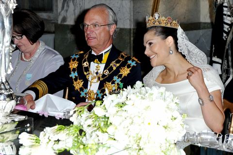 König Carl Gustaf XVI. und Kronprinzessin Victoria bei ihrer Hochzeit