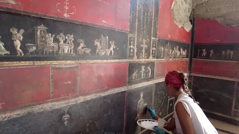 Video: Erotische Fresken in Pompeji restauriert Video: Erotische Fresken in Pompeji restauriert
