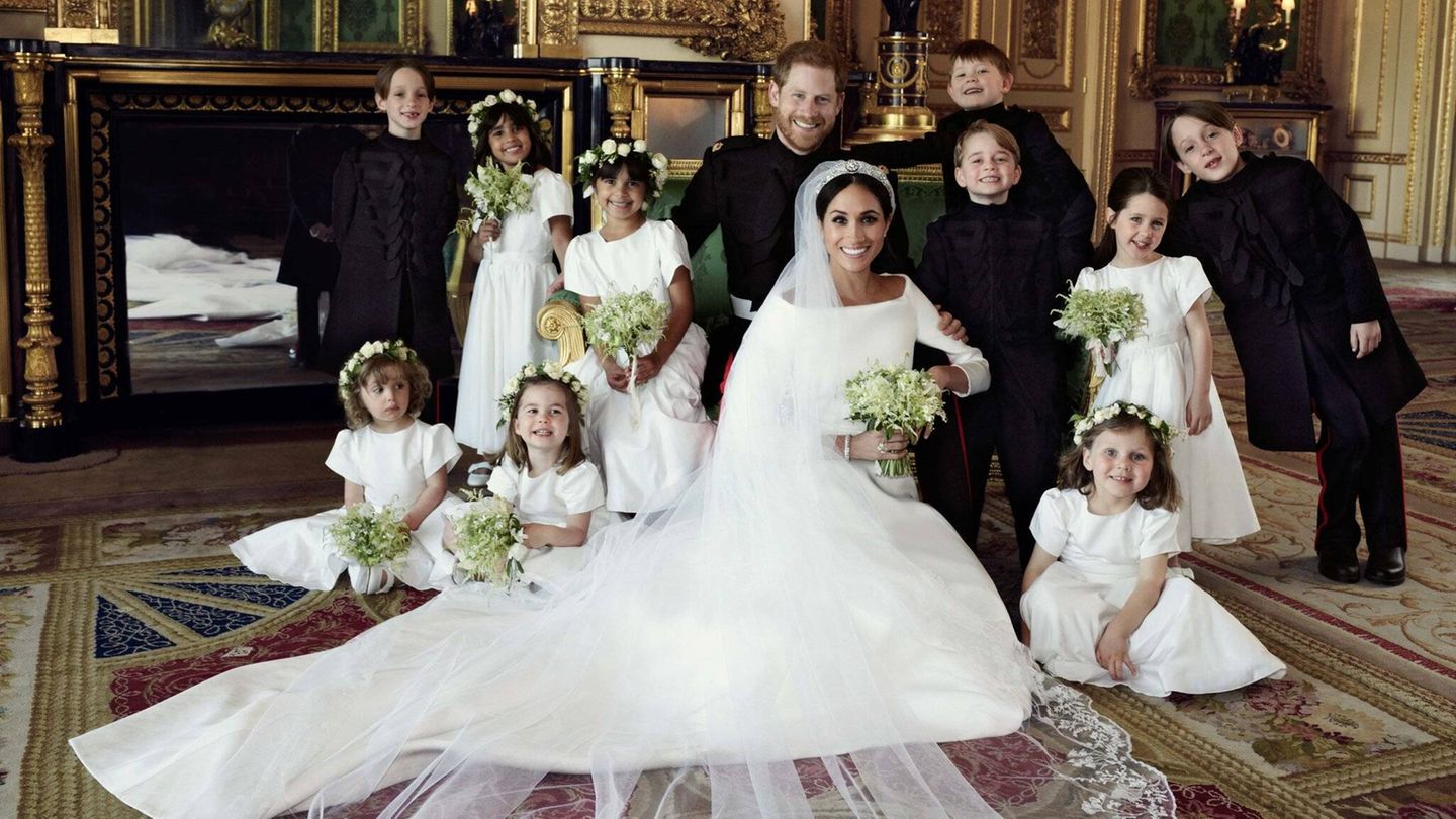 Meghan und Harry bei ihrer Hochzeit im Mai 2018 mit ihren Brautjungfern und Pagen