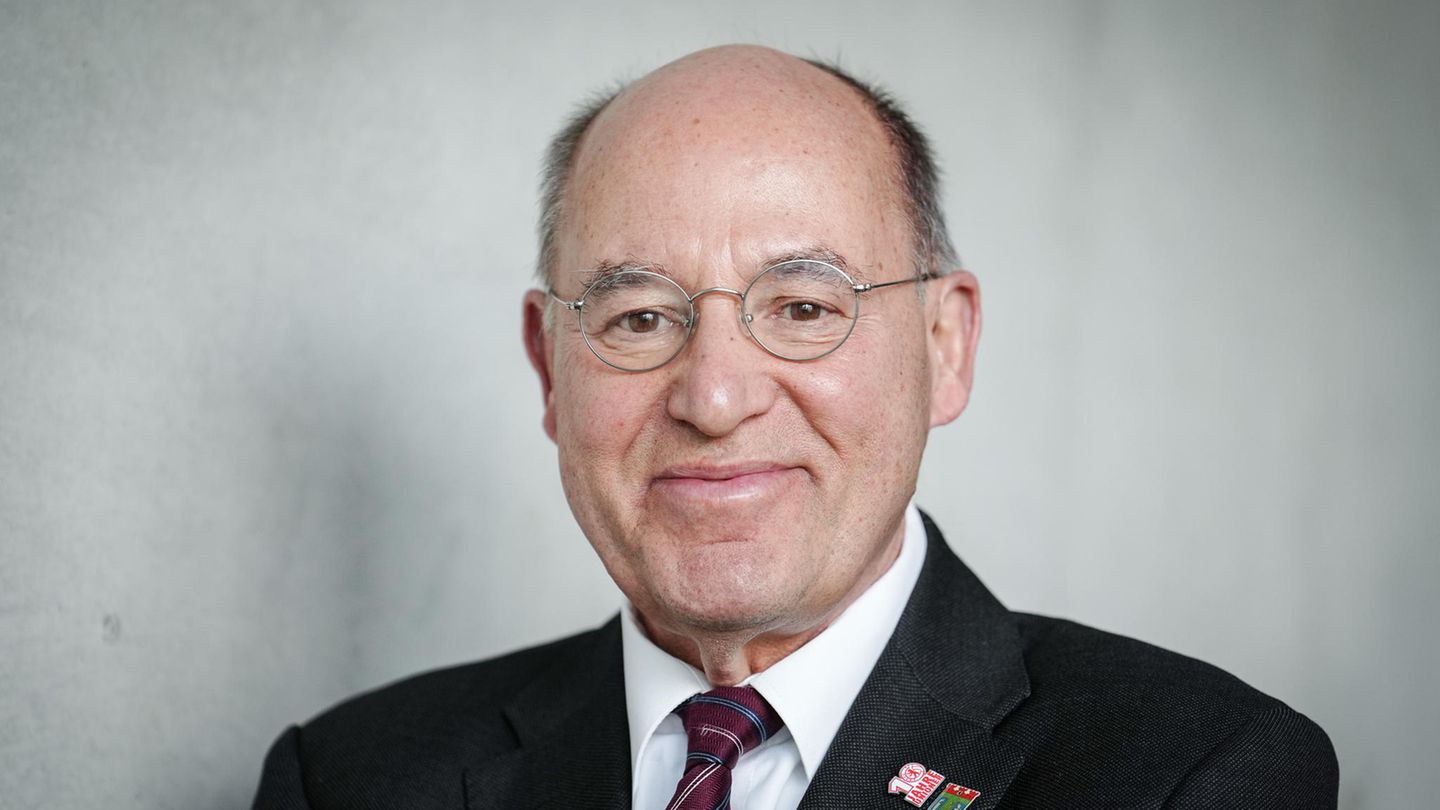 Gregor Gysi prefers to celebrate his 75th birthday with personal friends than with Sarah Wagenknecht