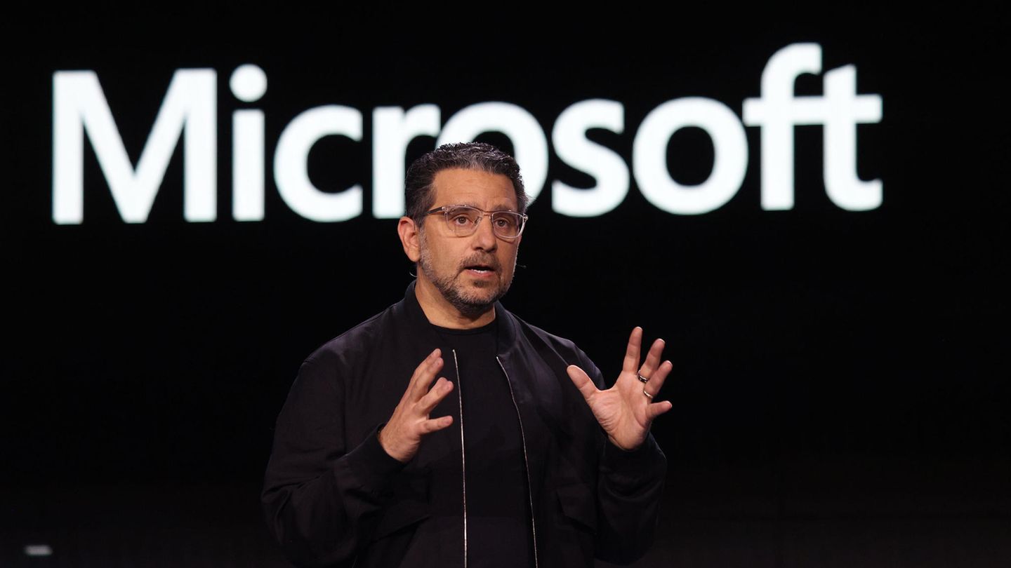 Alle Microsoft-Angestellten - hier Hardware-Chef Panos Panay - haben nun unbegrenzte Urlaubstage