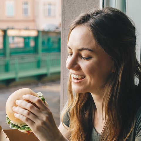 Das V-Label kennzeichnet vegane und vegetarische Lebensmittel.