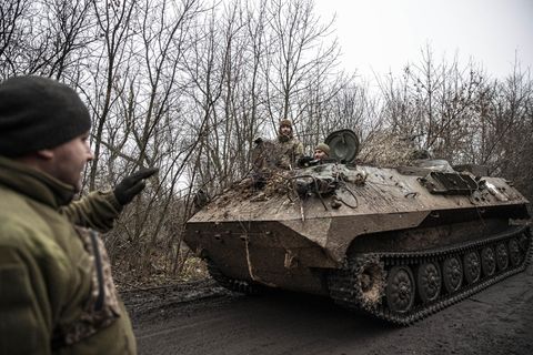 Panzer in Bakhmut in der Ost-Ukraine