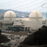 Die kuppelförmigen Reaktoren des Kernkraftwerks Kori in Ulsan, Südkorea