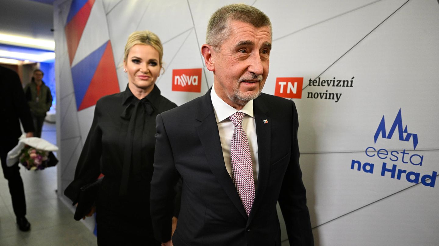 Czech Republic: A billionaire and former secret service agent in the presidential election