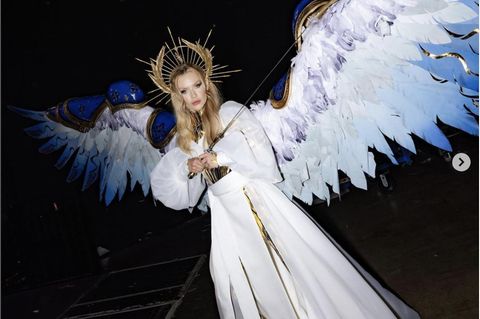 Miss Ukraine als die "Kriegerin des Lichts" bei dem Wettbewerb zur Miss Universe 