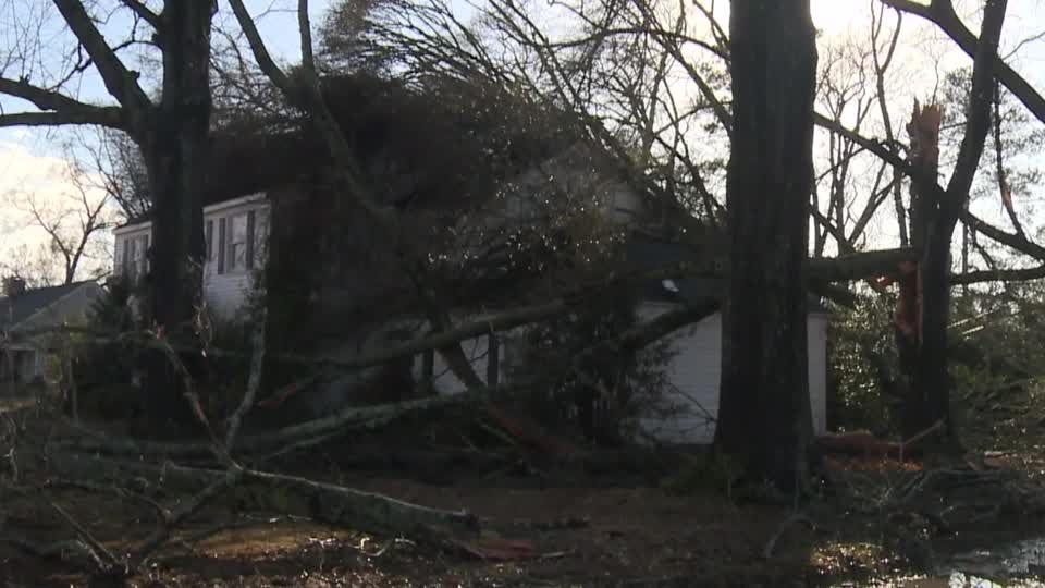 Video: Mindestens sechs Tote bei Tornados in Alabama