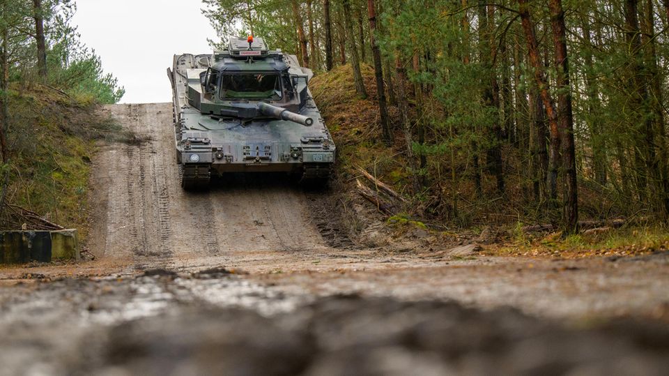 Leopard 2: military expert explains importance of main battle tanks for Ukraine
