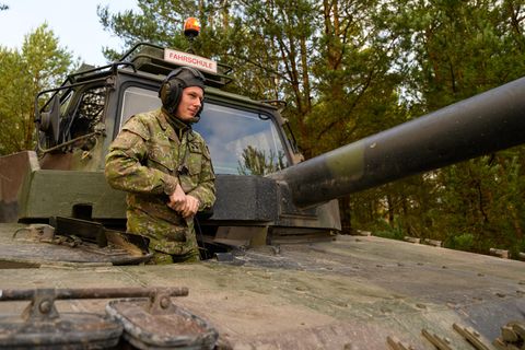 Ukraine-Krieg: "Kampfpanzerlieferung ist nur eine Frage der Zeit" – Militärexperte zur Debatte um Leopard 2