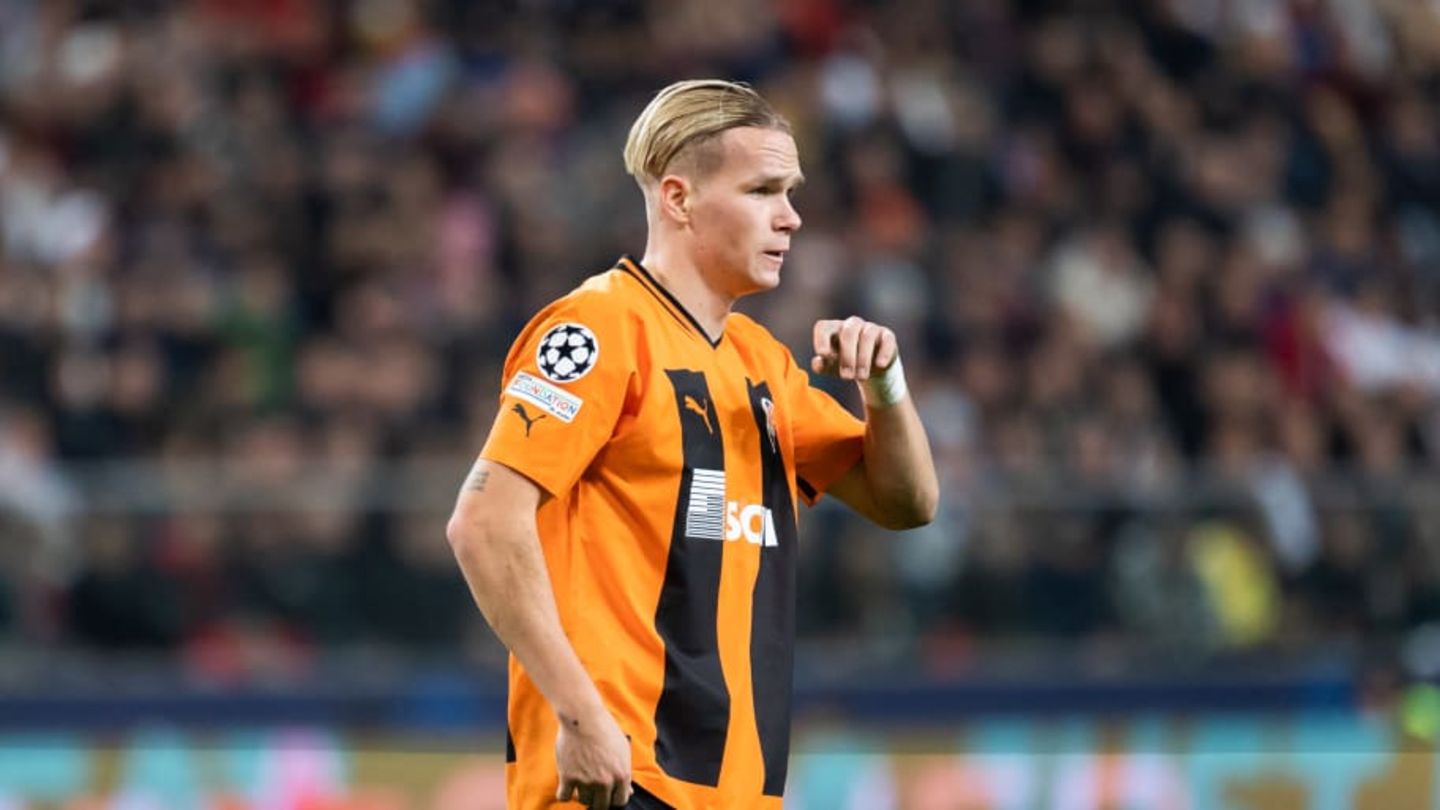 Mykhailo Mudryk of Shakhtar seen during the UEFA Champions...