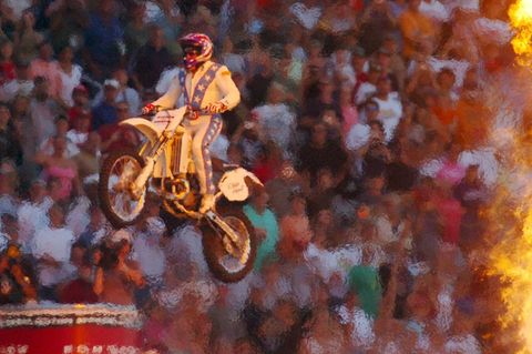 Wie auch schon sein Vater Evel war Robbie Knievel für seine spektakulären Sprünge bekannt 