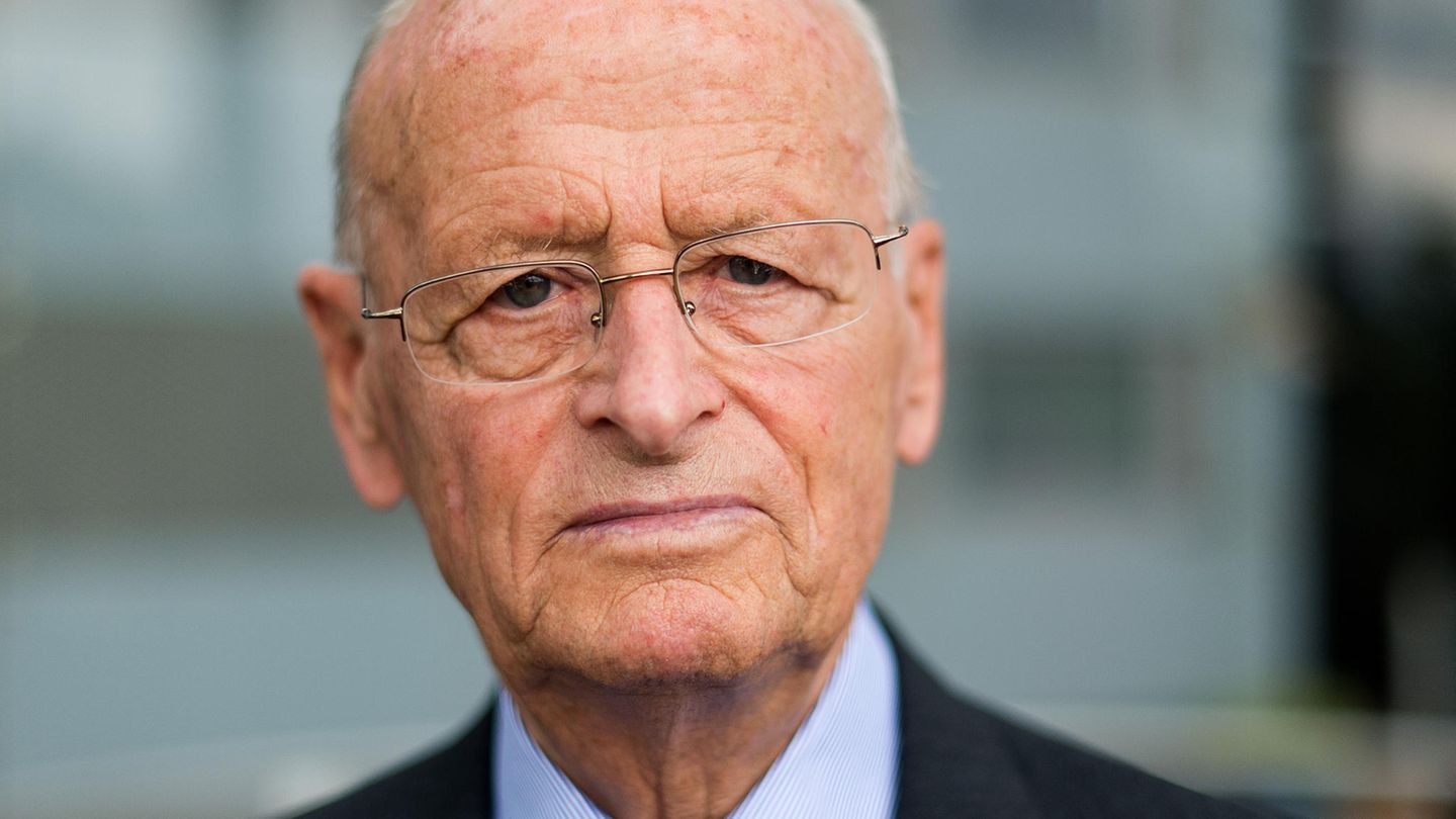 Der ehemalige VW-Vorstandvorsitzende Carl Hahn