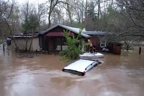 Video: Biden erklärt Wetter-Notstand für Kalifornien