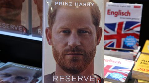 Ein Buch zum Fürchten: Warum König Charles den Kampf mit Prinz Harry scheuen könnte