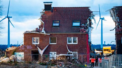 Abriss eines Hauses in Lützerath. Der Energiekonzern RWE will die unter dem Ort liegende Kohle abbaggern