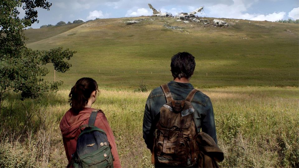 Ihre Reise führt Ellie (Bella Ramsey) und Joel (Pedro Pascal) durch die von einer Pilzpandemie zerstörten USA