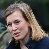 Trotz des ungewöhnlichen Vornamens dürfte Möller den meisten Bürgerinnen und Bürgern unbekannt sein. Die Ostfriesin ist Parlamentarische Staatssekretärin im Bundesverteidigungsministerium, kennt also Bundeswehr und Ministerium bereits. Allerdings mangelt es der 39-jährigen SPD-Abgeordneten vielleicht noch an Führungserfahrung und politischem Gewicht, um so ein wichtiges Ministerium zu führen. Bis zu ihrem Einzug in den Bundestag 2016 hat die Studienrätin an einem Gymnasium in Wilhelmshaven Französisch, Politik & Wirtschaft sowie Spanisch unterrichtet.