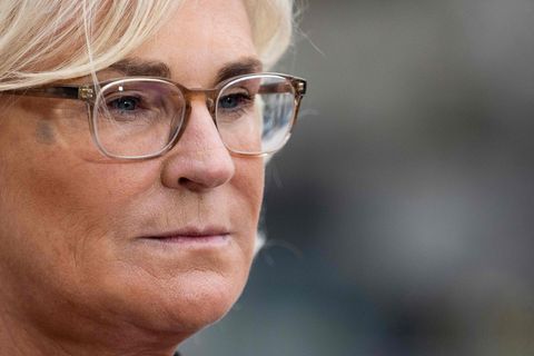 Verteidigungsministerin Lambrecht tritt zurück und gibt Erklärung ab