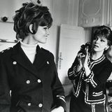 Gina Lollobrigida fotografiert Schauspielkollegin Claudia Cardinale 