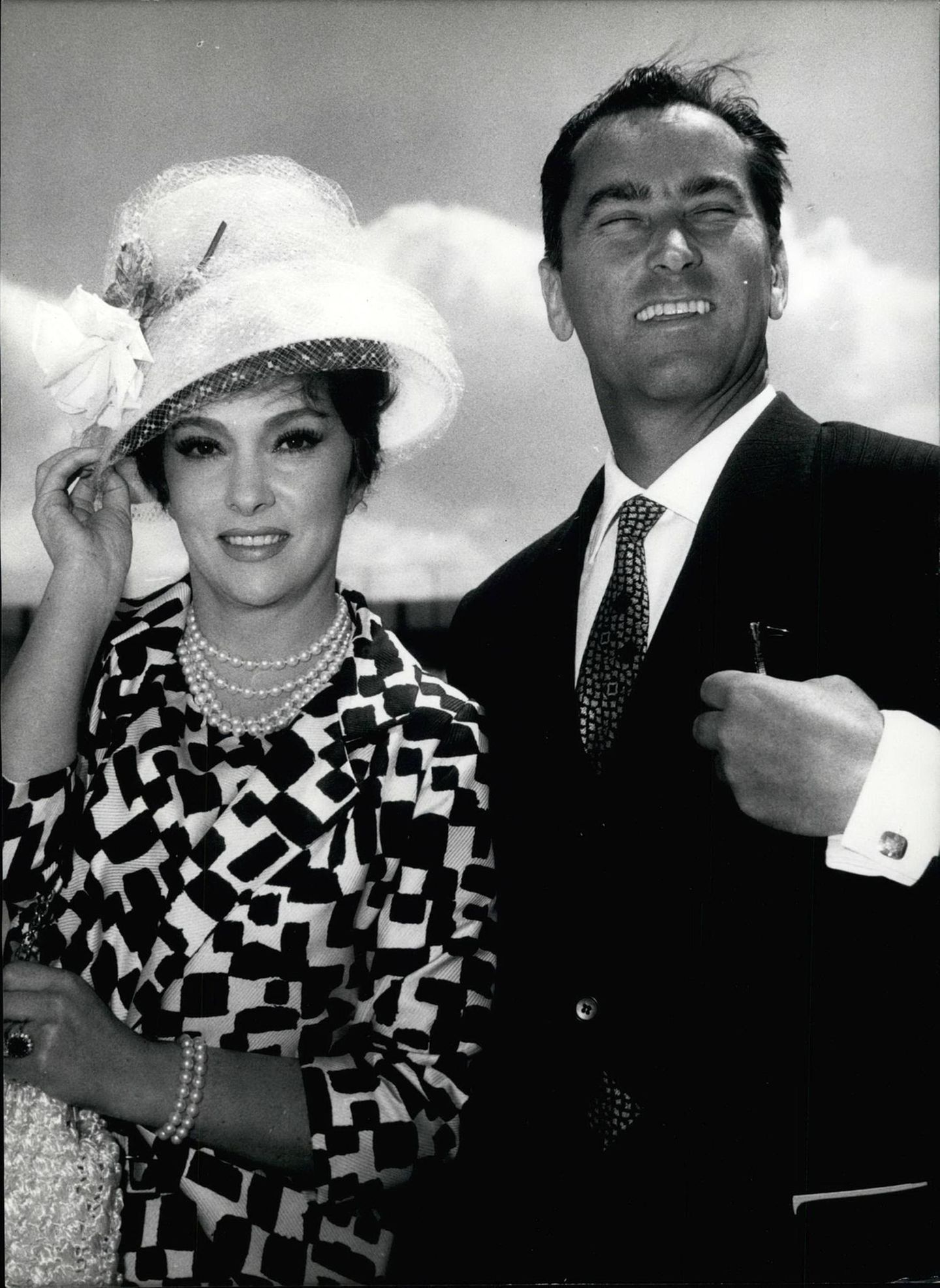Gina Lollobrigida steht neben Milco Škofič