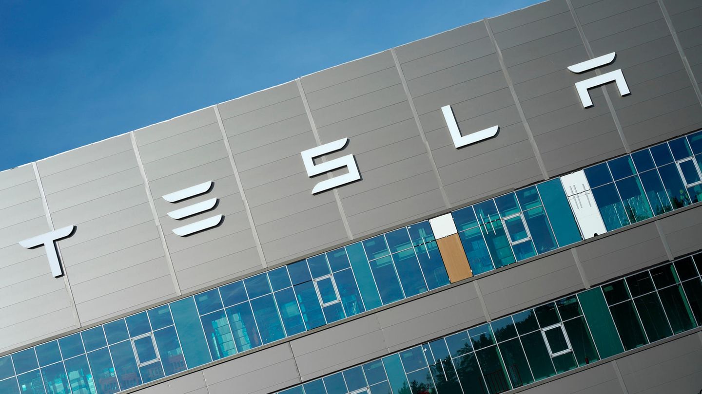 Tesla-Fabrik in Grünheide: Im März 2022 wurde die Fabrik in Grünheide bei Berlin eröffnet Im März 2022 wurde die Fabrik in Grünheide bei Berlin eröffnet