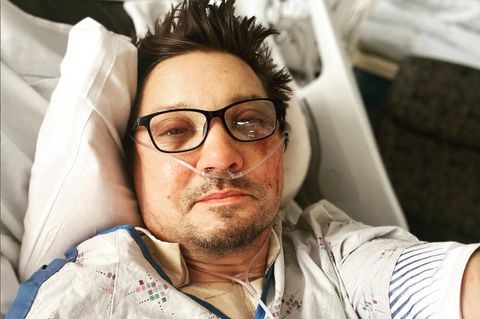 Schauspieler Jeremy Renner liegt nach seinem schweren Unfall auf der Intensivstation