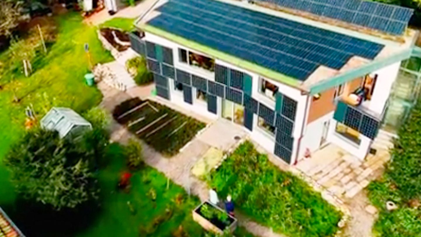 Sonnenenergie: Niedrigenergie-Haus: Trotz steigender Strompreise erhöht dieser Vermieter seine Nebenkosten nicht