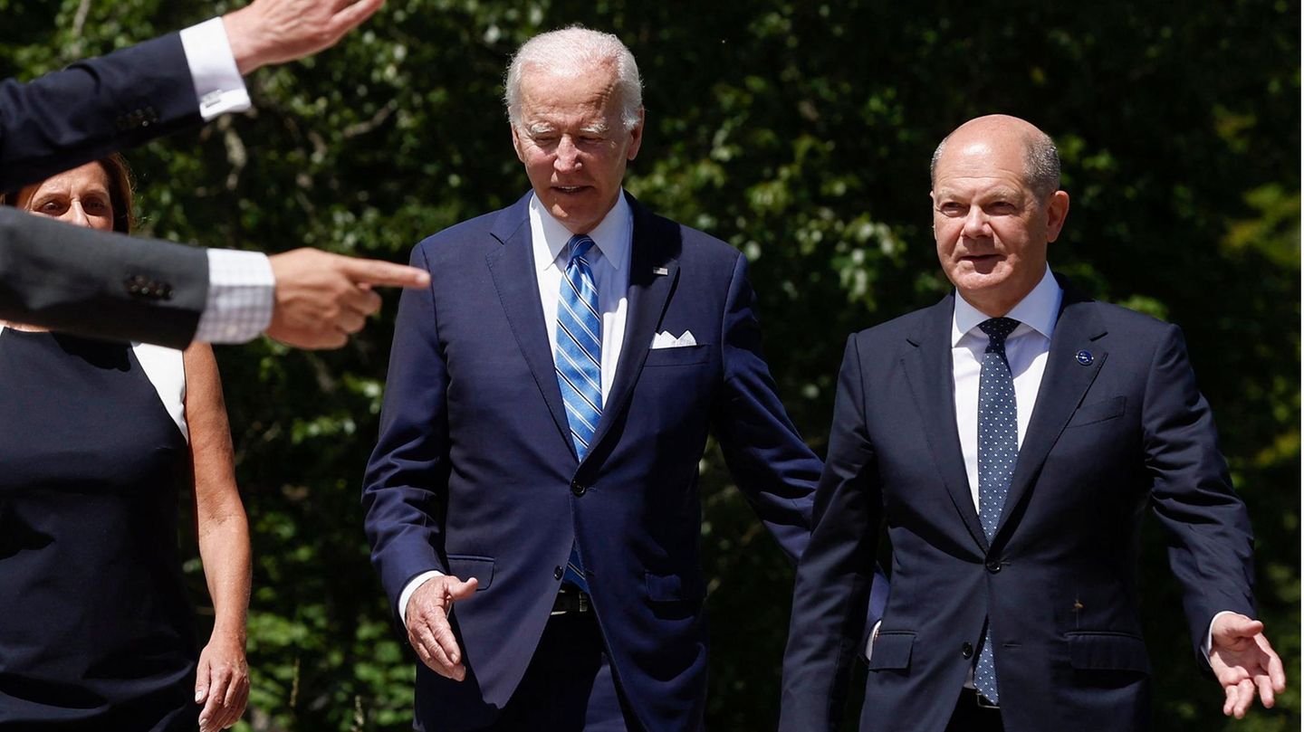 US President Joe Biden (left) and Federal Chancellor Olaf Scholz