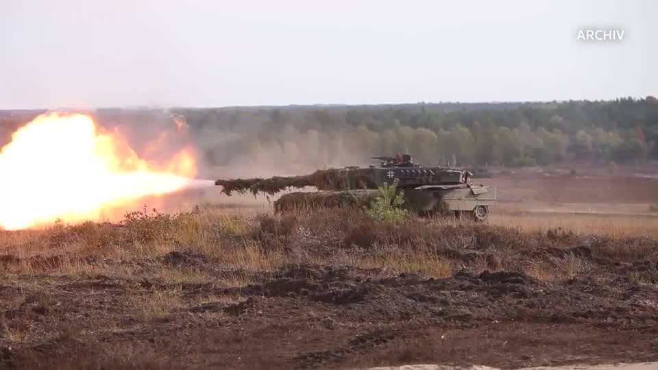 Video: Scholz knüpft Leopard-Lieferung an US-Zusage für Abrams-Panzer