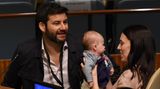 Am 24. September 2018 nimmt der wohl jüngste Mensch überhaupt an einer UN-Versammlung teil: Neve Ardern Gayford ist in Begleitung ihrer Eltern zum Nelson Mandela Peace Summit erschienen. Wortbeiträge der Kleinen sind allerdings nicht bekannt.