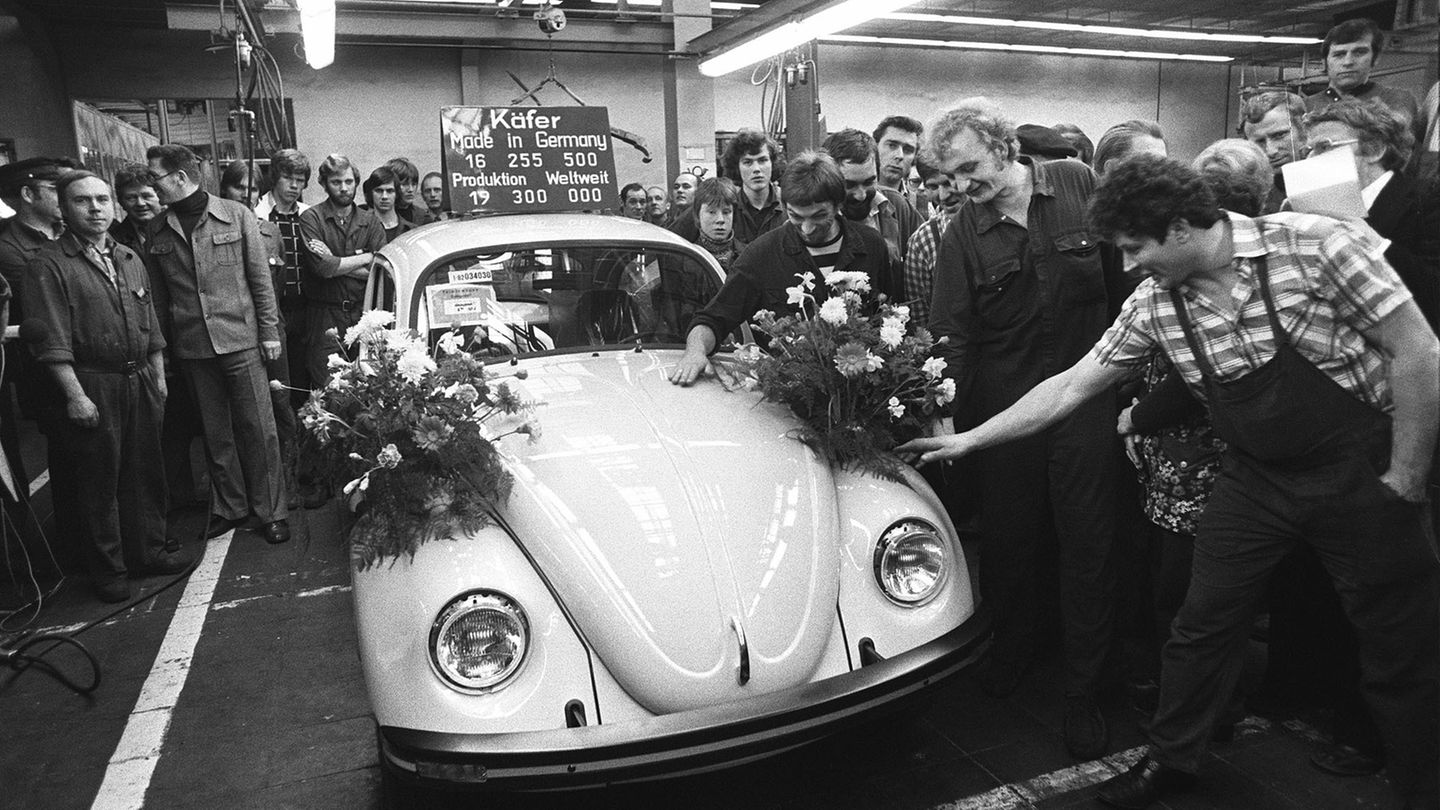 End of VW Beetle production in Germany 45 years ago – an automotive career in pictures