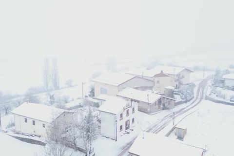 Winterliches Weiß im Baskenland: Schneechaos legt Teile Spaniens lahm