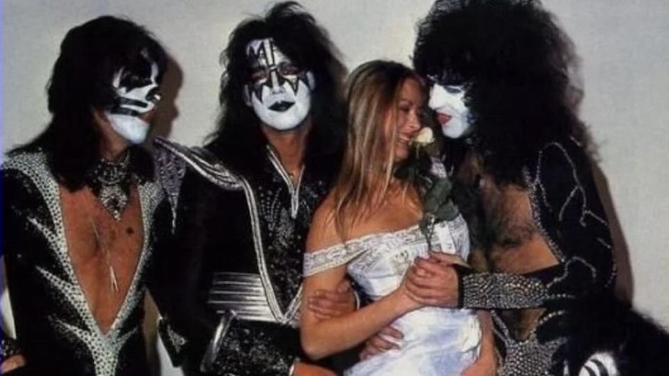 Star Stowe mit ihrem damaligen Freund Gene Simmons und der Band Kiss