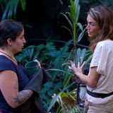 Im Gespräch mit Jolina Mennen (l.) erzählt Tessa von ihrer schlimmen Kindheit: "Ich wurde zu Hause übelst verprügelt. Übler kannst du's dir nicht vorstellen", erzählt das Model. Und ihre Lehrerin habe der ganzen Klasse erzählt, dass sie psychisch gestört sei.