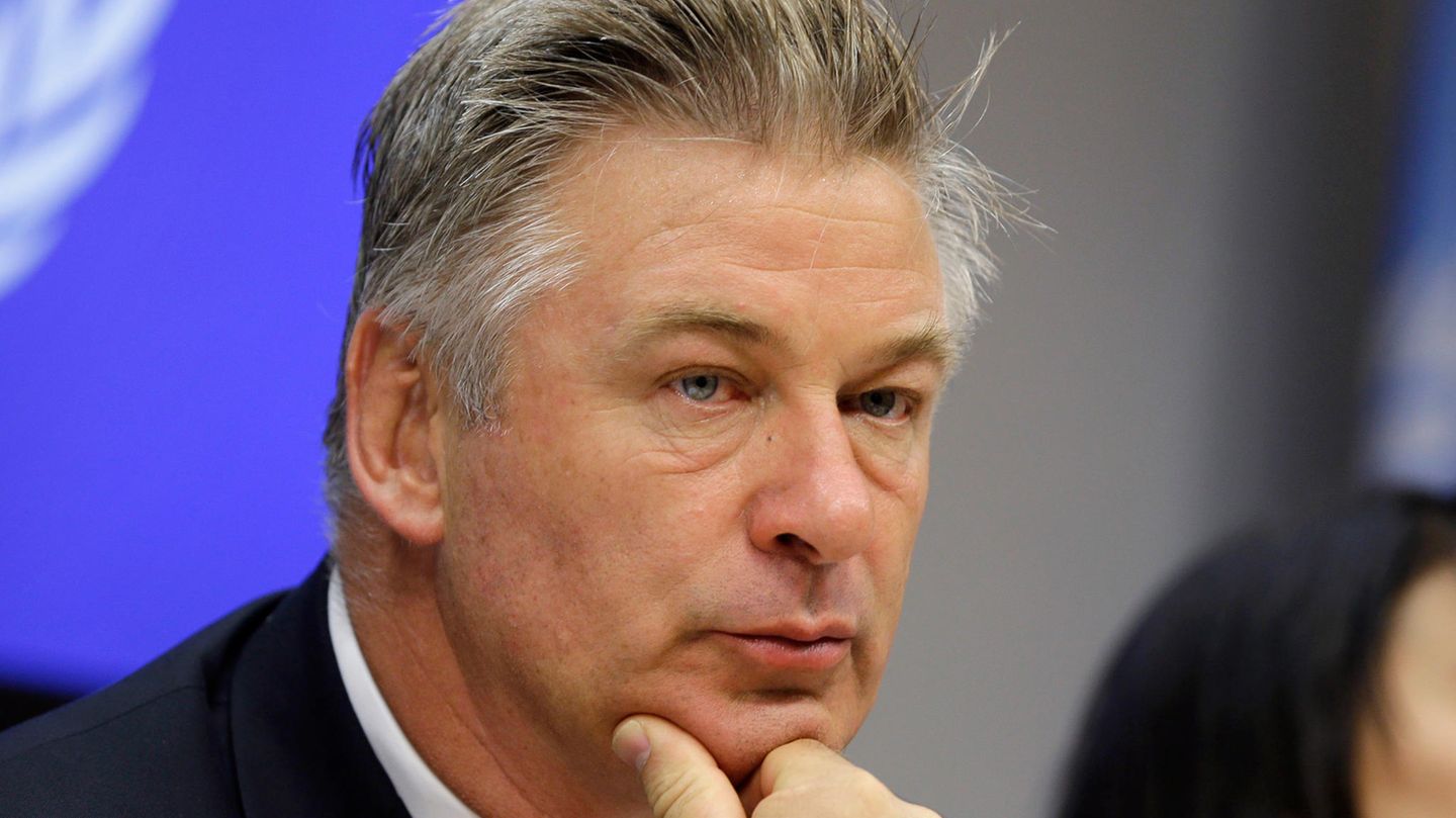 Alec Baldwin: Prosecutors want to charge him with fatal shooting