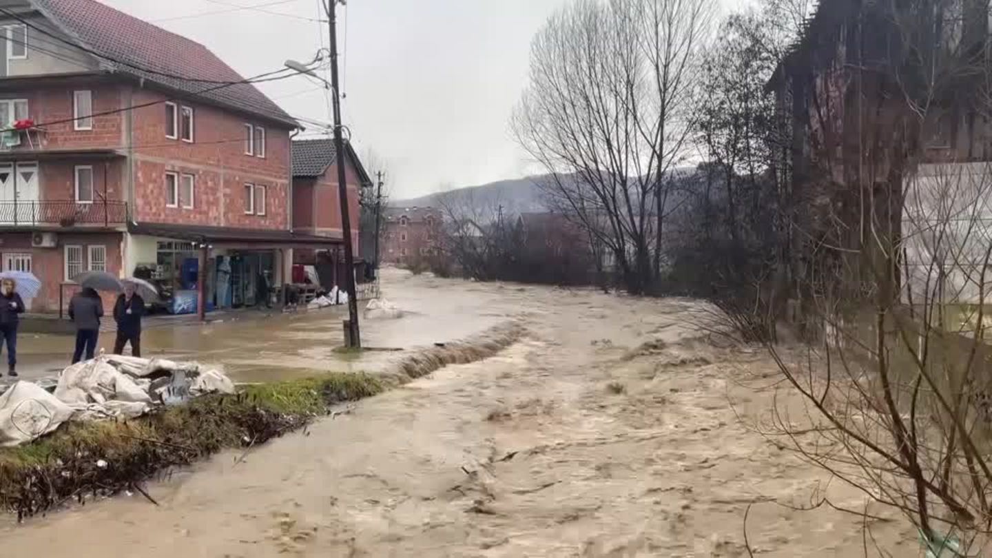Video: Überschwemmungen in Serbien und Kosovo
