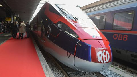 Ein Schnellzug der italienischen Bahn. Dank der Züge kann Giuseppina Giuliano jeden Tag mehr als 1300 Kilometer pendeln.
