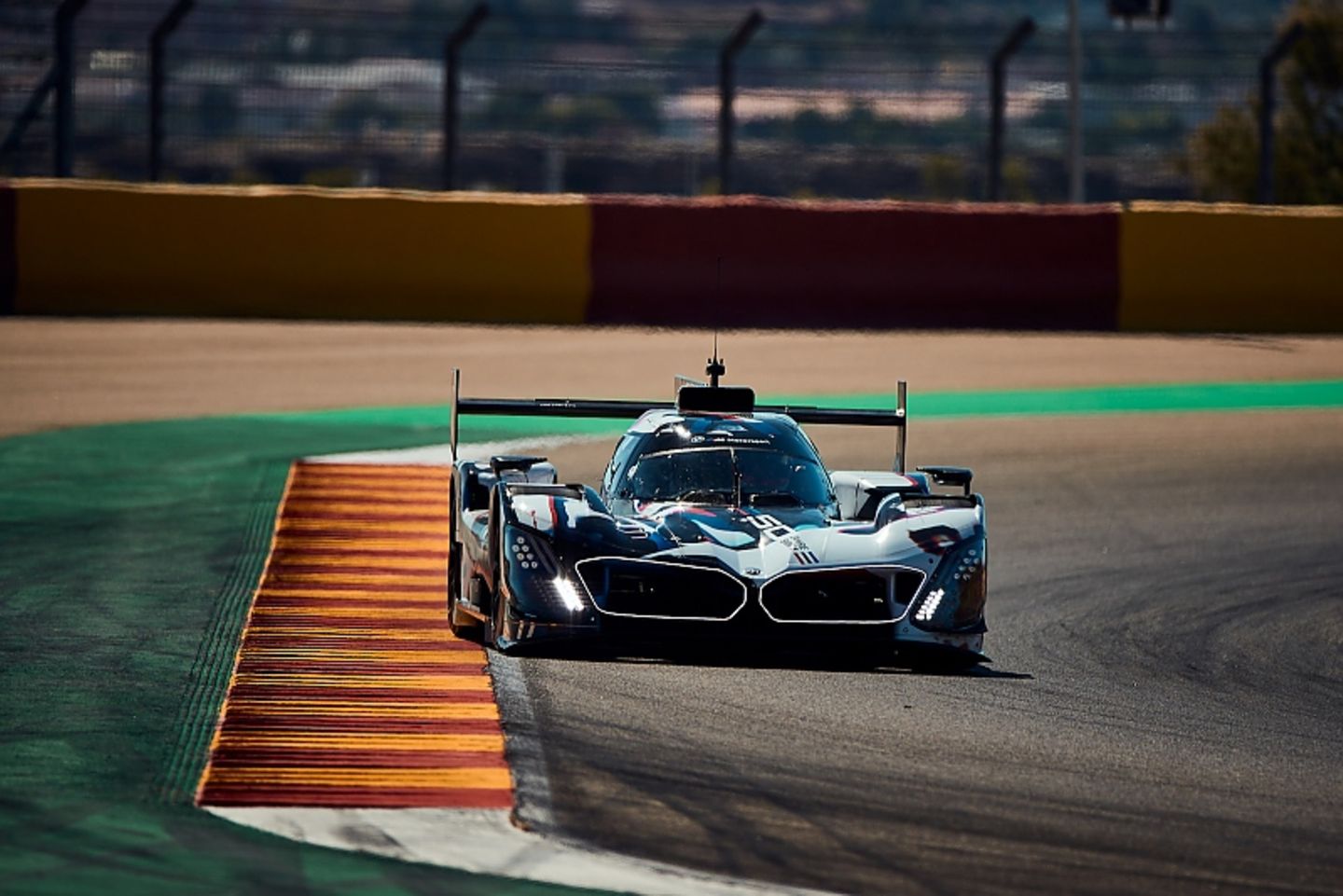 BMW M Hybrid V8 2023