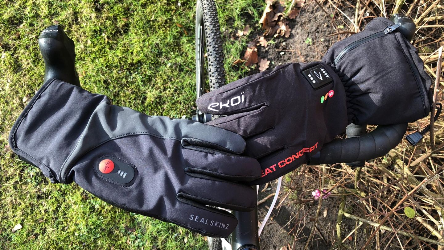 Radfahren im Winter: Beheizbare Handschuhe: Die Modelle von Sealskinz und Ekoi im Vergleich